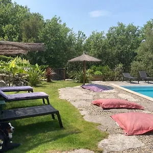 gites-des-falaises-de-la-beaume.hotels-rhonealpes.com/